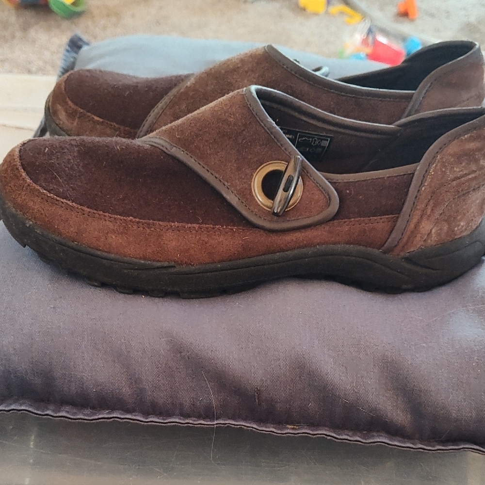 Lands' End Women's Brown Suede Flats - Picture 3 of 8